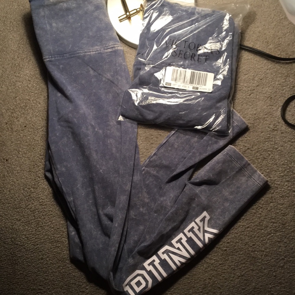 NWT VS PINK LEGGINGS SMALL